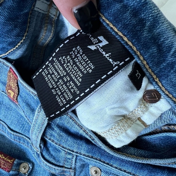 7 For All Mankind Women's Edie Jeans Straight Leg Distressed Raw Hem SZ 27. - Picture 3 of 8